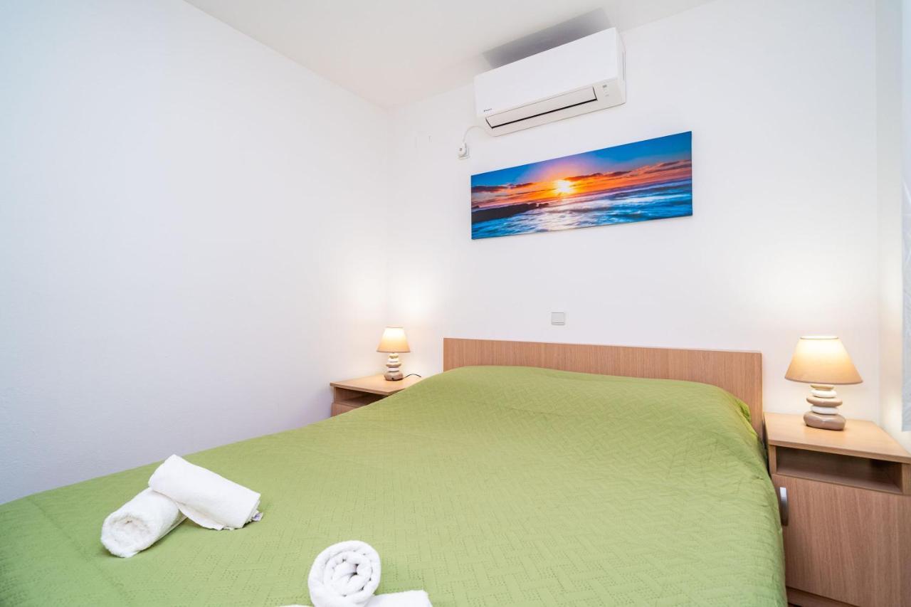 Central Apartment With Terrace Dubrovnik Exterior photo